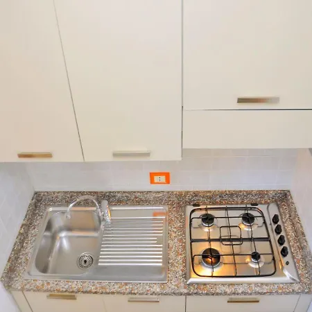 Comfy Flat With Terrace Next To The Beach-beahost Apartmán
