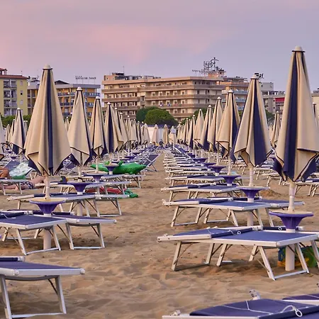 Comfy Flat With Terrace Next To The Beach-beahost Bibione