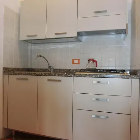 Comfy Flat With Terrace Next To The Beach-beahost
