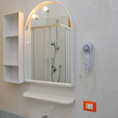Comfy Flat With Terrace Next To The Beach-beahost * Μπιμπιόνε