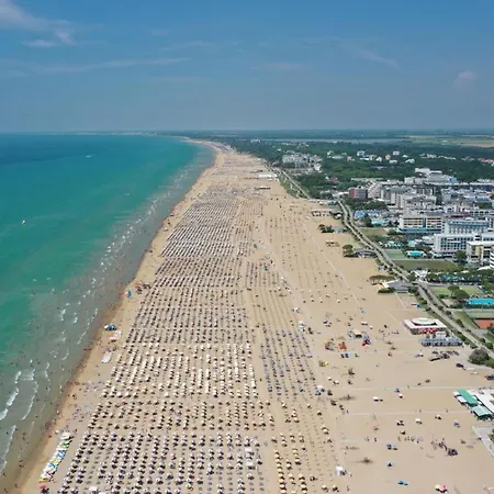 Comfy Flat With Terrace Next To The Beach-beahost Daire *