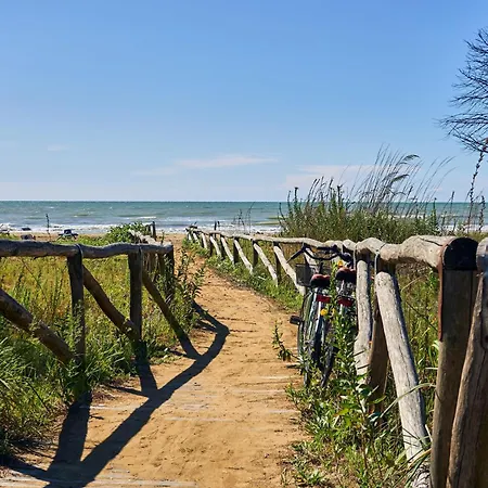 Comfy Flat With Terrace Next To The Beach-beahost Daire Bibione